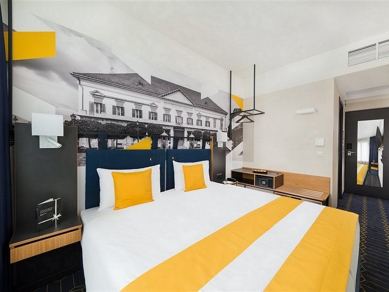 D8 Budapest