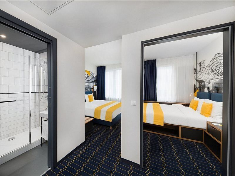 D8 Hotel